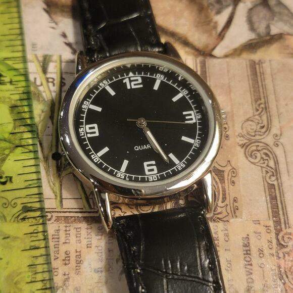 Unbranded Quartz Watch Black Dial, Faux Leather Band, China Movement - Picture 5 of 10